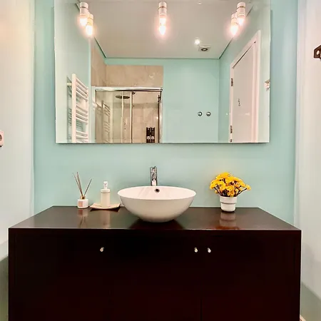 Alameda Apartment *